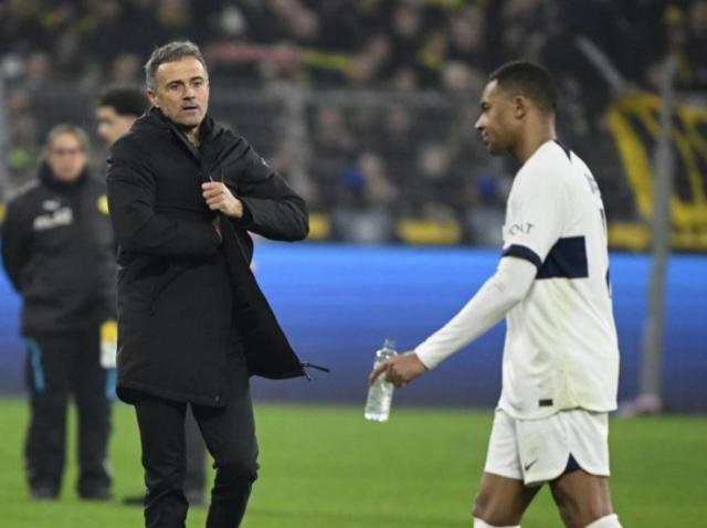 开云体育官网-【揭秘】姆巴佩对恩里克很不满意！又被打中锋惹毛了